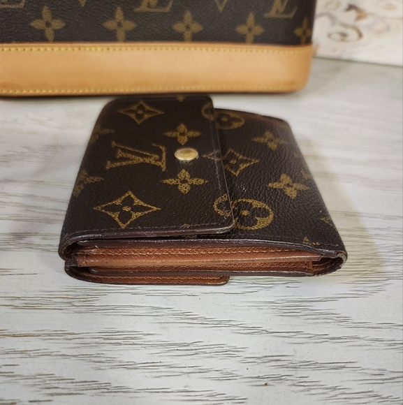 AUTHENTIC Louis Vuitton  Small Wallet - Picture 4 of 16